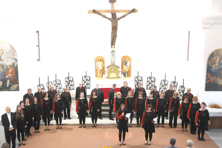 Letni koncert Komorni zbor Fran Gerbič, gostje MePZ Postojna 29 Foto Ljubo Vukelič